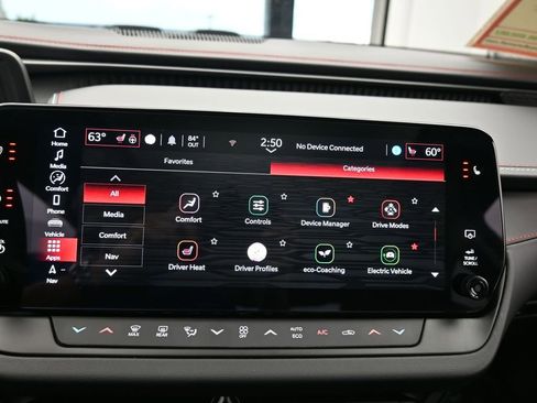 Used 2025 Dodge Charger R/T w/ Sun & Sound Package image 24