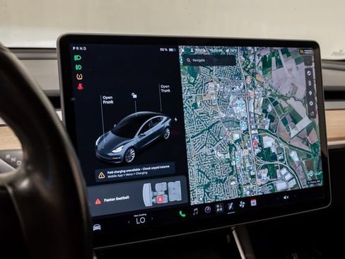 Used 2018 Tesla Model 3 Long Range RWD image 14