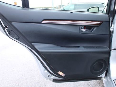 Used 2014 Lexus ES 350 w/ Ultra Luxury Package image 31