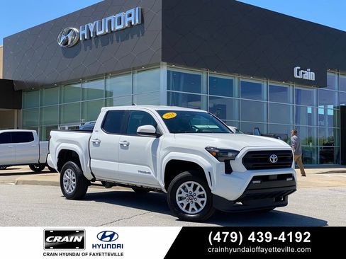 Used 2024 Toyota Tacoma SR5 RWD image 1