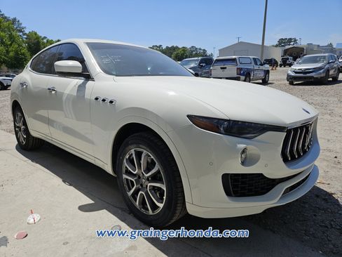 Used 2020 Maserati Levante AWD/4WD image 5