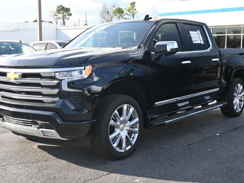 New 2026 Chevrolet Silverado 1500 High Country w/ High Country Premium Package AWD/4WD image 5