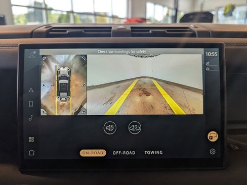 New 2025 Land Rover Defender 110 S image 21