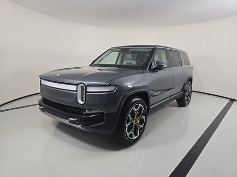 Used 2024 Rivian R1S Adventure AWD/4WD image 1