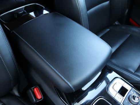 Used 2022 Kia Telluride EX image 37