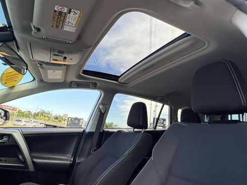 Used 2017 Toyota RAV4 XLE AWD/4WD image 11
