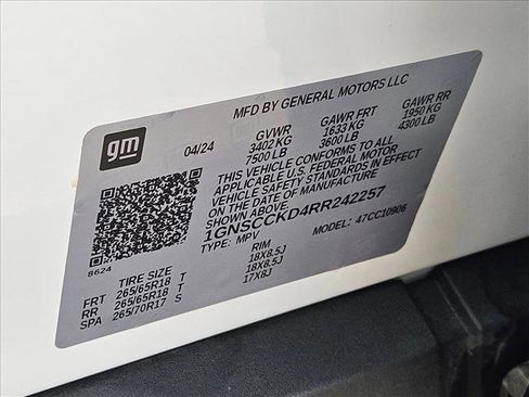 Used 2024 Chevrolet Suburban LT image 25