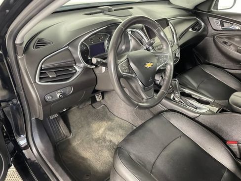 Used 2016 Chevrolet Malibu LT w/ Leather Package FWD image 3