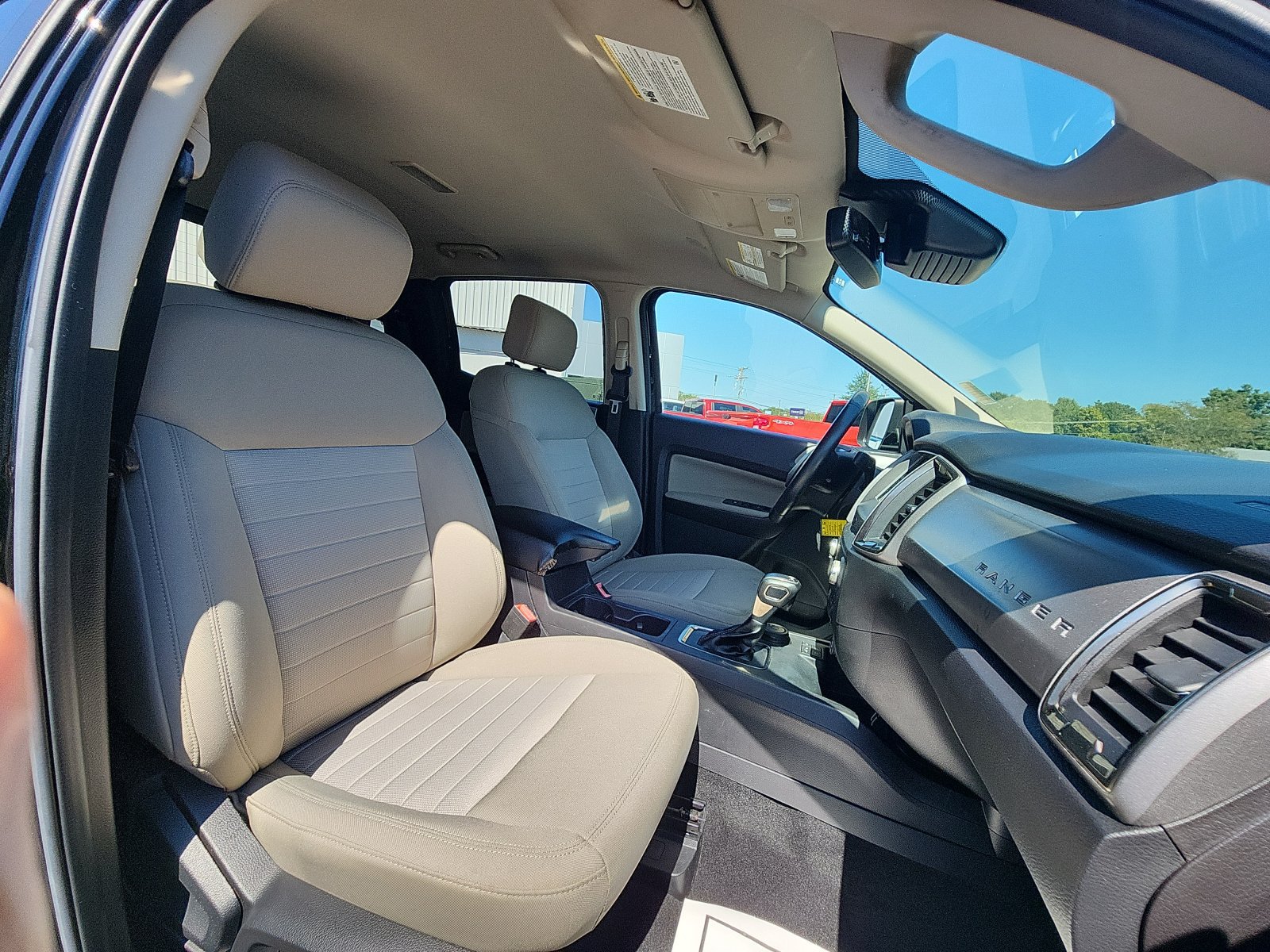 Used 2019 Ford Ranger XLT w/ Equipment Group 302A Luxury AWD/4WD image 23
