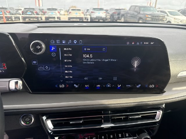 Used 2026 Chevrolet Traverse LT w/ Driver Confidence Package FWD image 13