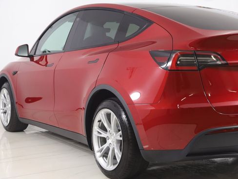Used 2021 Tesla Model Y Long Range AWD/4WD image 24