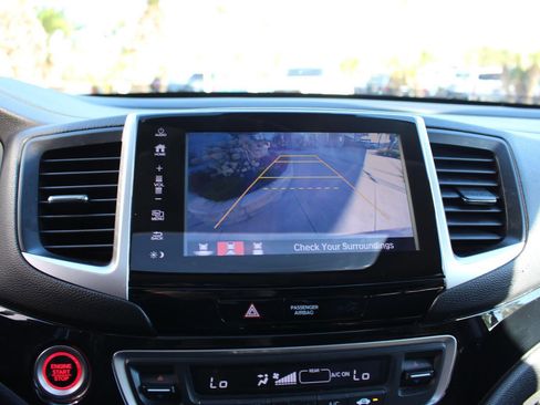 Used 2017 Honda Pilot Touring image 22