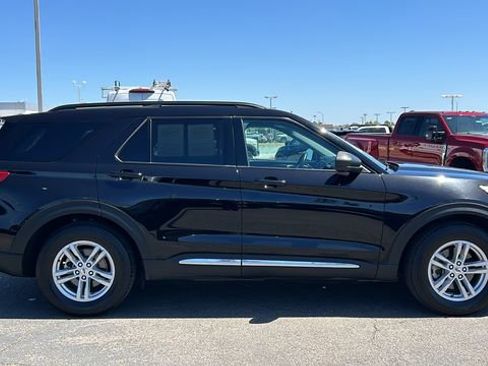 Certified 2023 Ford Explorer XLT RWD image 2