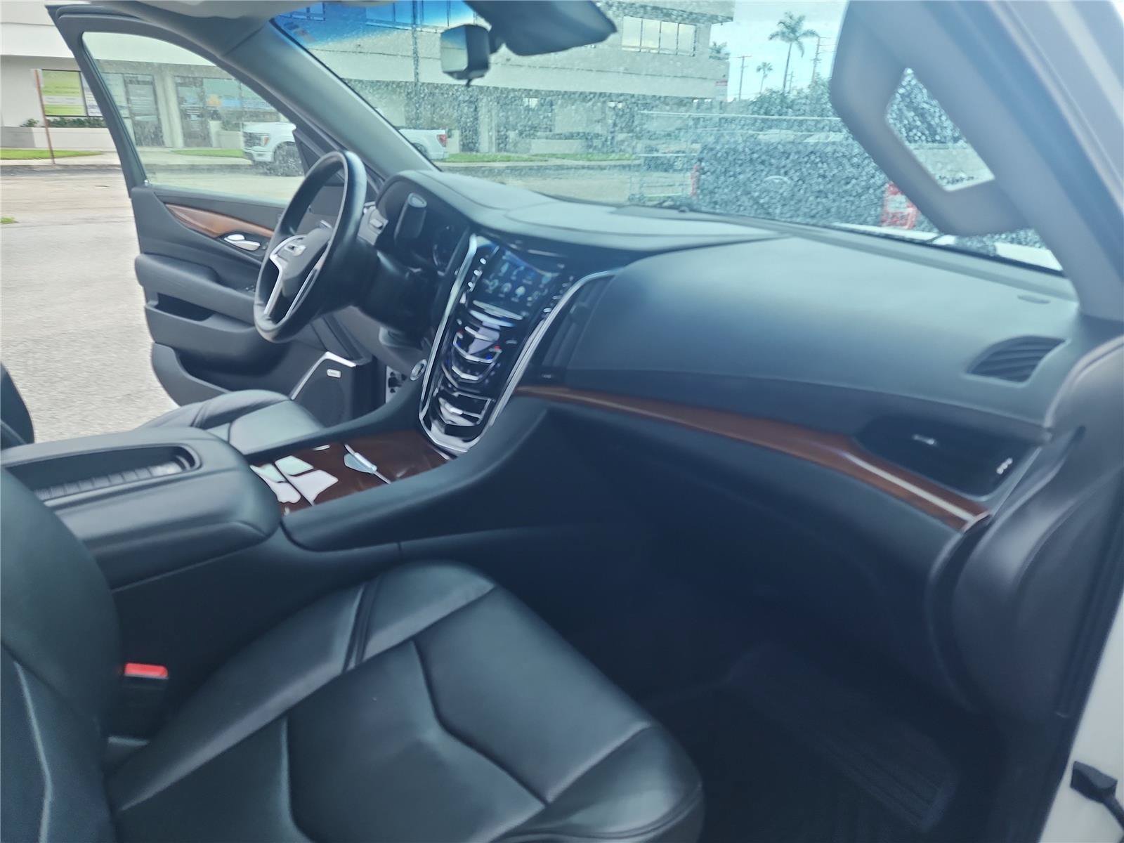Used 2019 Cadillac Escalade ESV Luxury RWD image 29