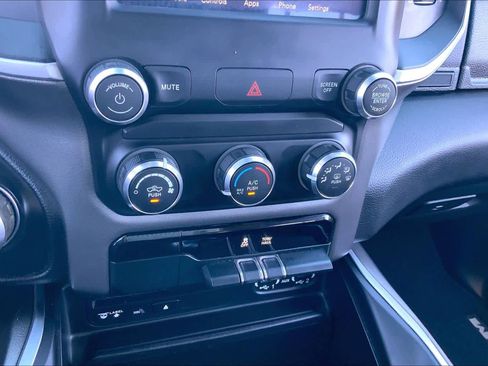 Used 2019 RAM 1500 Big Horn image 32