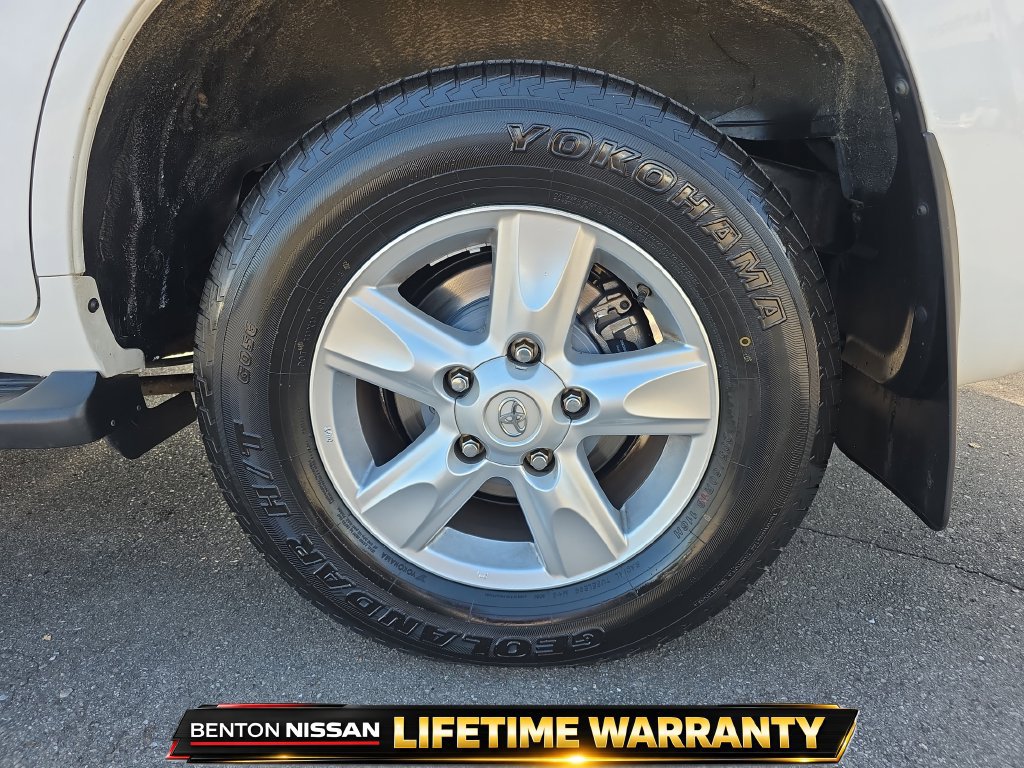 Used 2011 Toyota Land Cruiser w/ Upgrade Pkg AWD/4WD image 6