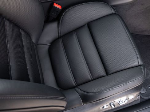 Certified 2026 Porsche Macan AWD/4WD image 45