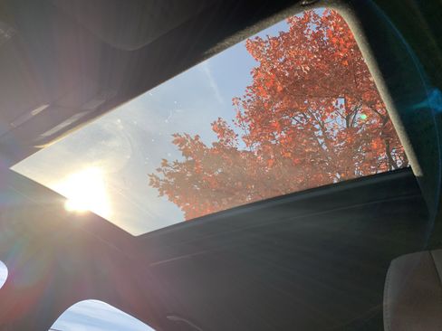 Used 2017 Mercedes-Benz E 300 4MATIC image 28