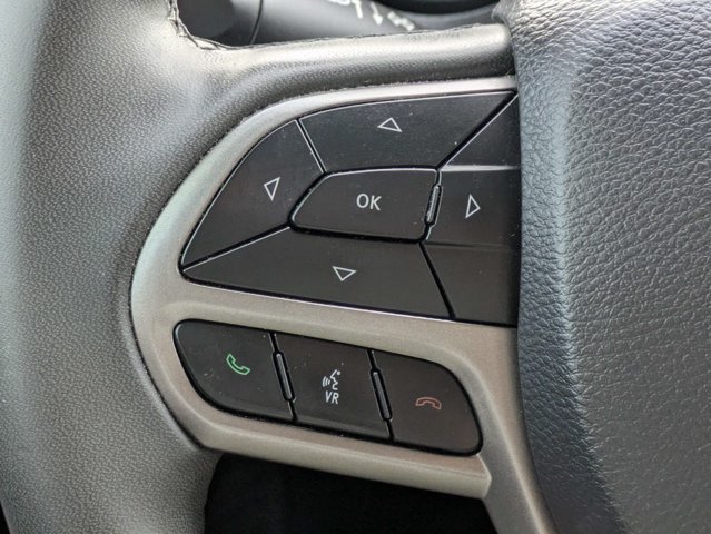 Used 2020 Jeep Cherokee Latitude Plus FWD image 25