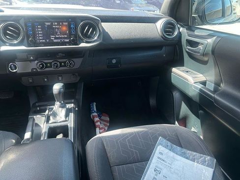 Used 2017 Toyota Tacoma TRD Sport w/ Tow Package RWD image 13