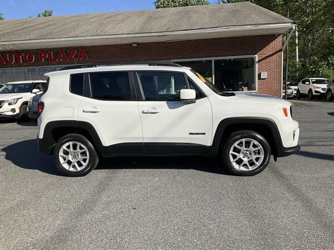 Used 2020 Jeep Renegade Latitude w/ UConnect 8.4 Nav Group AWD/4WD image 4