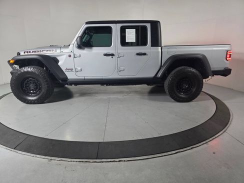 Used 2022 Jeep Gladiator Rubicon w/ Trailer Tow Package AWD/4WD image 2