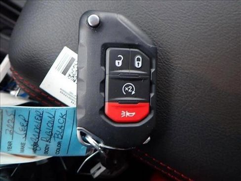 New 2025 Jeep Wrangler Unlimited Rubicon image 26