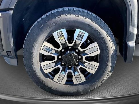 Used 2025 GMC Sierra 3500 Denali w/ Denali Reserve Package image 33