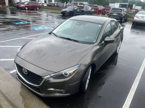 Used 2017 MAZDA MAZDA3 Grand Touring w/ Premium Equipment Package FWD image 19