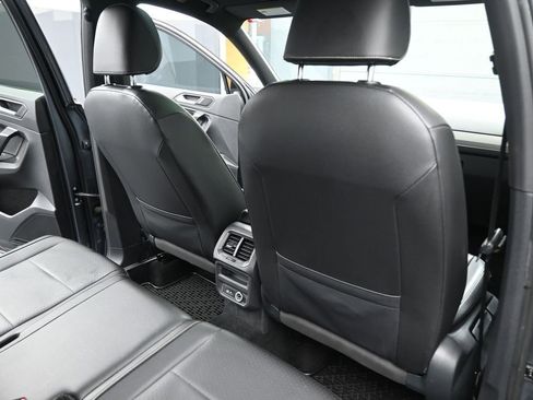 Used 2021 Volkswagen Tiguan SE FWD image 25