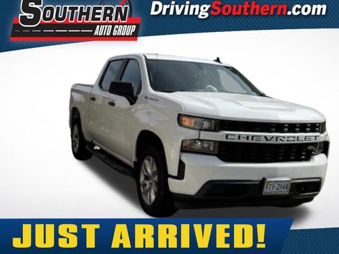 Used 2019 Chevrolet Silverado 1500 Custom w/ Custom Value Package AWD/4WD image 1