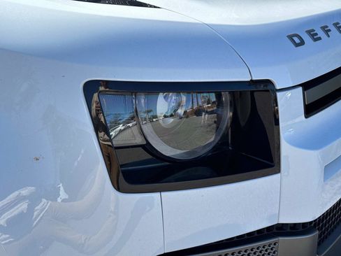 New 2025 Land Rover Defender 110 X-Dynamic SE image 8