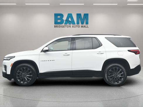 Used 2023 Chevrolet Traverse RS AWD/4WD image 3