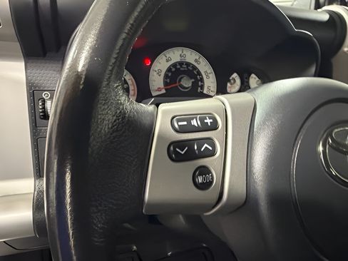Used 2008 Toyota FJ Cruiser 2WD w/ Upgrade Pkg 2 image 16