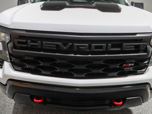 Used 2023 Chevrolet Silverado 1500 Custom Trail Boss w/ LPO, Dark Essentials Package AWD/4WD image 4