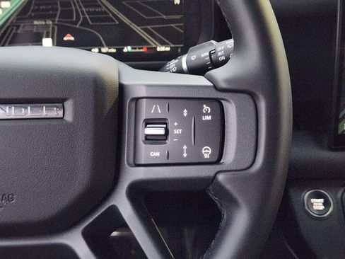 Certified 2025 Land Rover Defender 90 S image 22