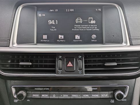 Certified 2019 Kia Optima S image 20