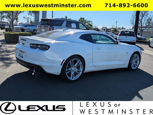 Used 2021 Chevrolet Camaro LT w/ RS Package image 9