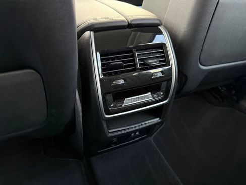 Certified 2024 BMW X7 xDrive40i image 24