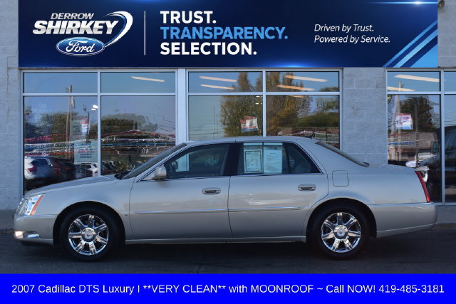 Used 2007 Cadillac DTS Luxury I w/ Sun And Sound Package FWD image 2