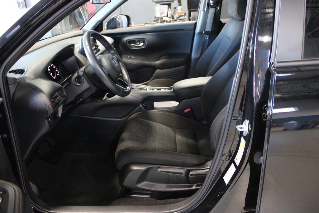 Used 2024 Honda HR-V Sport image 6
