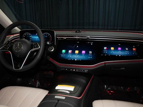 New 2026 Mercedes-Benz E 450 4MATIC Sedan image 17