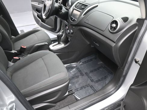 Used 2016 Chevrolet Trax LS image 19