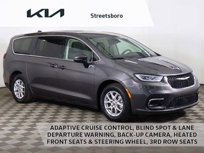 Used 2023 Chrysler Pacifica Touring-L