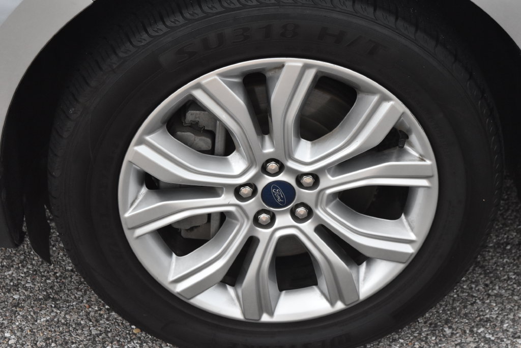 Used 2022 Ford Edge Titanium w/ Equipment Group 301A AWD/4WD image 21