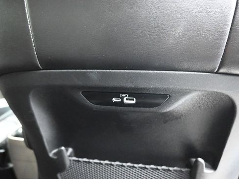 Used 2023 Chrysler Pacifica Touring-L image 45