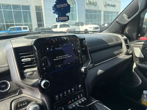 Used 2020 RAM 1500 Limited w/ Black Appearance Package AWD/4WD image 5