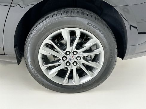 Used 2024 Buick Enclave Avenir w/ Avenir Technology Package image 34