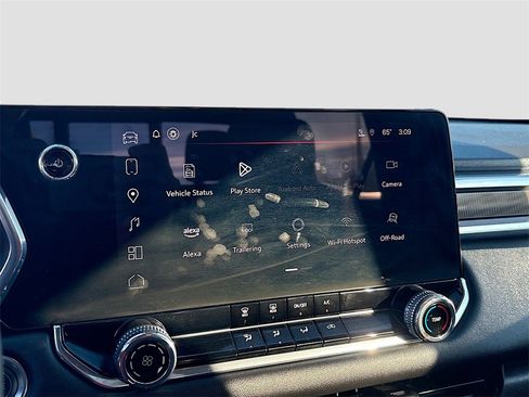 Used 2025 GMC Canyon Elevation image 15