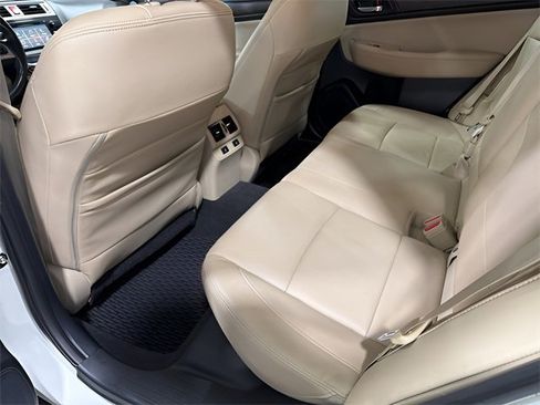 Used 2015 Subaru Outback 3.6R Limited image 34